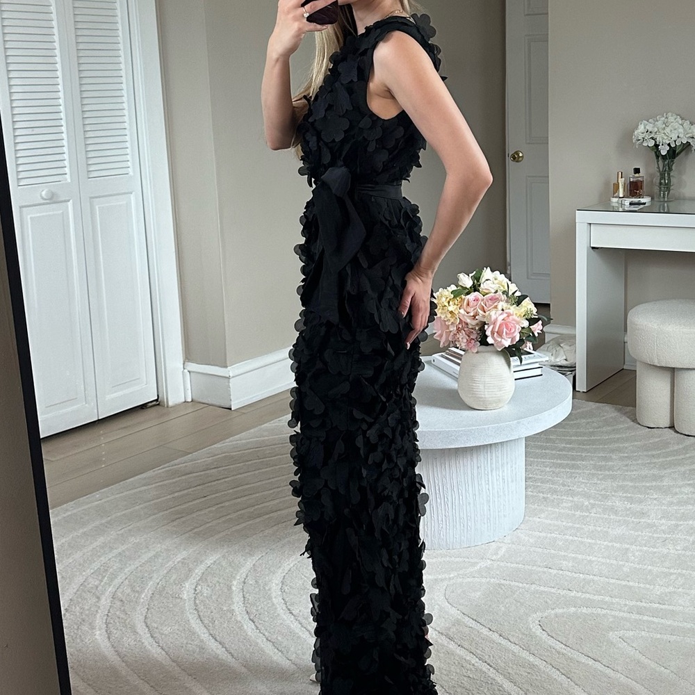 Elliatt Marcia Ruffled One Shoulder Gown in Black - Picture 3 of 6